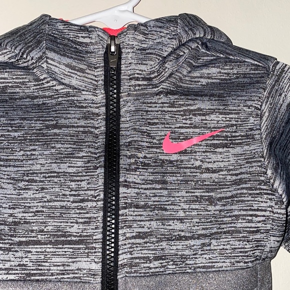 Nike Kids Gray and Pink Activewear Set - Picture 3 of 6